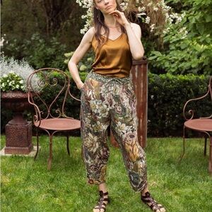 NWT Market of Stars Love Grows Wild Artist Pant